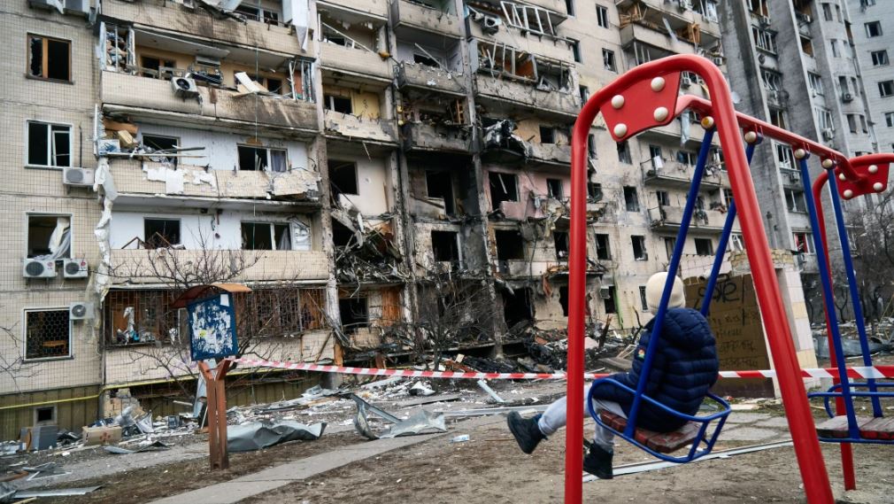 Escenas de la destrucción del 25 de febrero en Kiev (Ucrania).