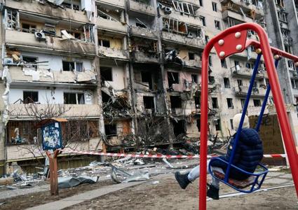 Escenas de la destrucción del 25 de febrero en Kiev (Ucrania).
