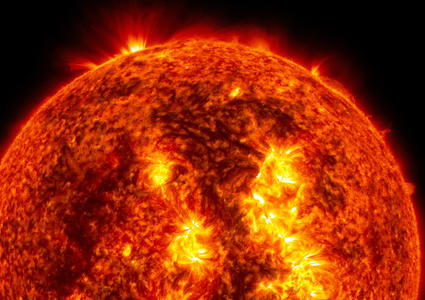 Primer plano de la actividad en la superficie del Sol 